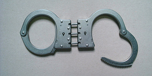 hinged handcuffs
