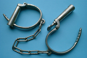 [ Clejuso Darby Shackles ]