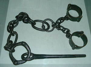 [ verankerte Schellen | anchored shackles ]