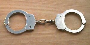 [standard handcuffs]